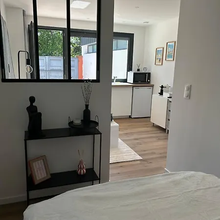 Calme Avec Terrasse Proche Centre-ville Feriehus Niort